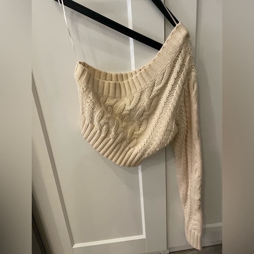 Aritzia Off-the-Shoulder Cable Knit Sweater in Cream